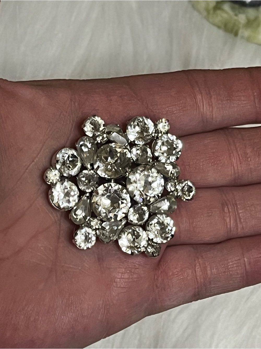 Weiss Rhinestone Brooch - Picture 6 of 9